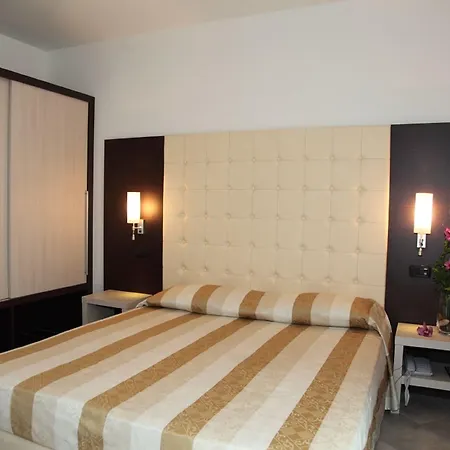 Eraclea Palace 4 Stelle S エラクレア・マーレ