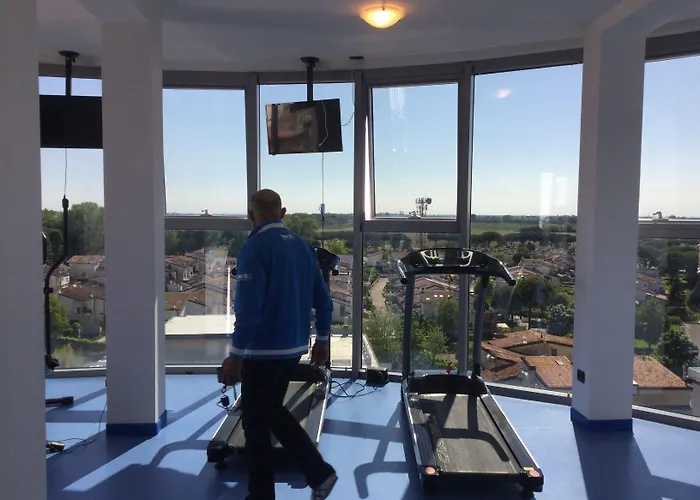 Eraclea Palace 4 Stelle S فندق ايراكليا ماري