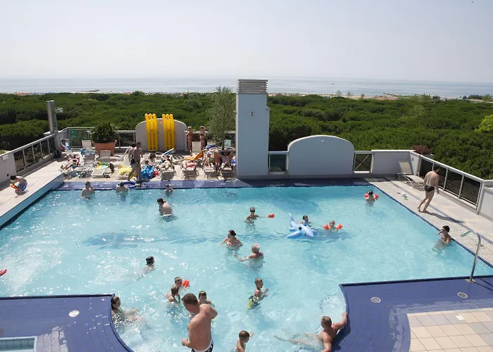 Eraclea Palace 4 Stelle S فندق ايراكليا ماري